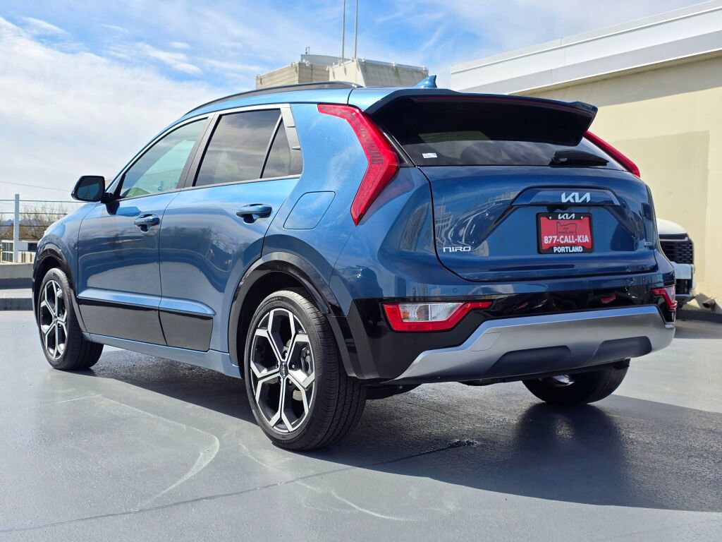 Used 2024 Kia Niro EX Touring image 7