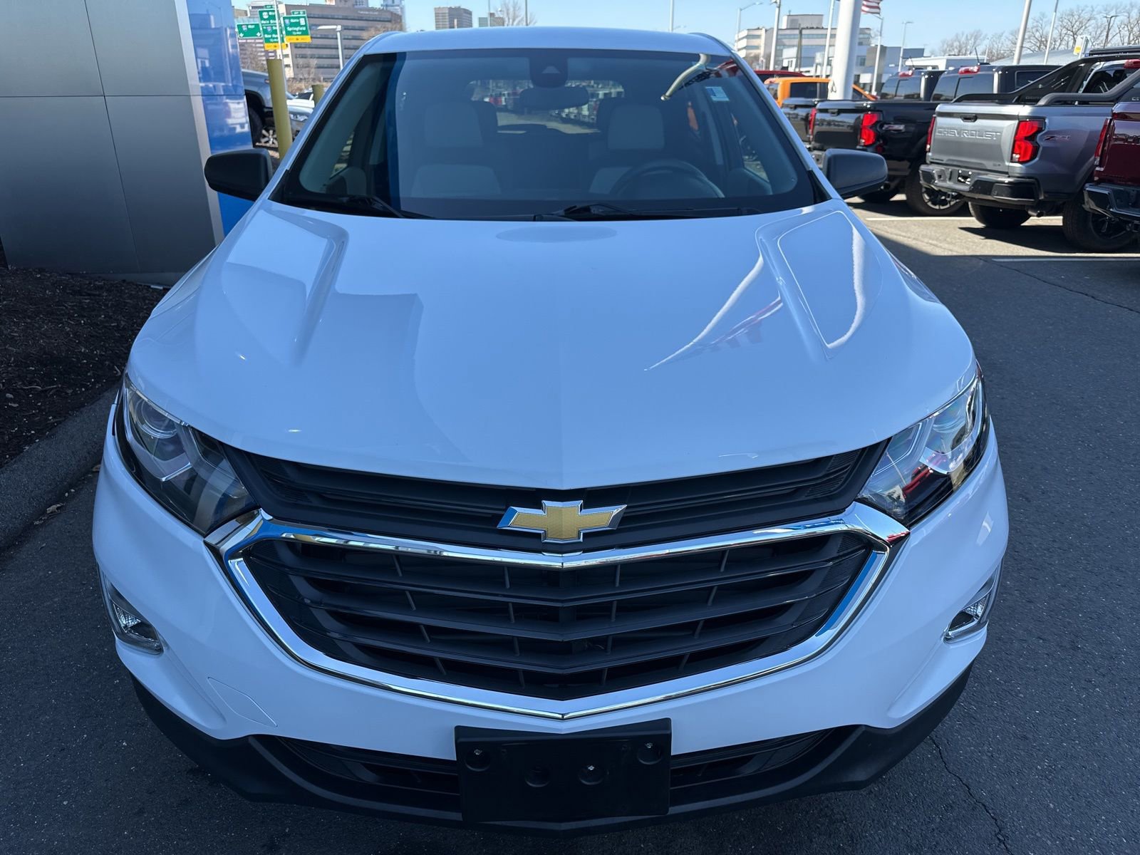 Used 2021 Chevrolet Equinox LS w/ LS Convenience Package image 2