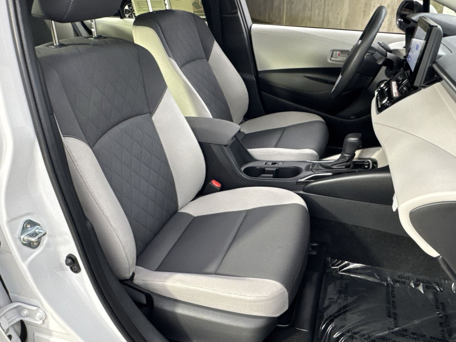 Used 2026 Toyota Corolla LE FWD image 39