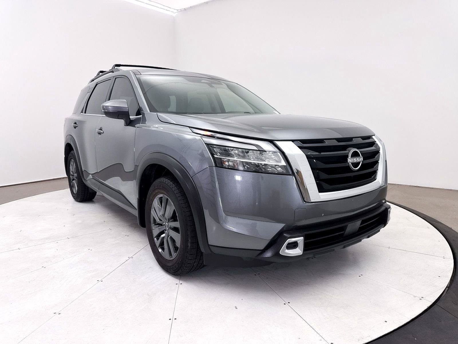 Used 2022 Nissan Pathfinder SV FWD image 11