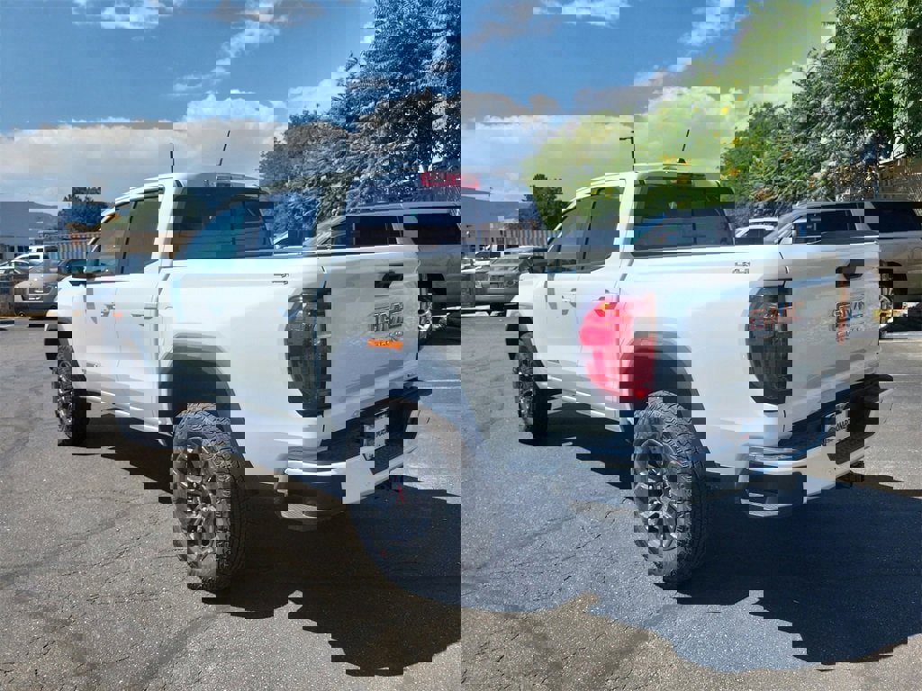 New 2025 GMC Canyon Elevation w/ Convenience Package image 4