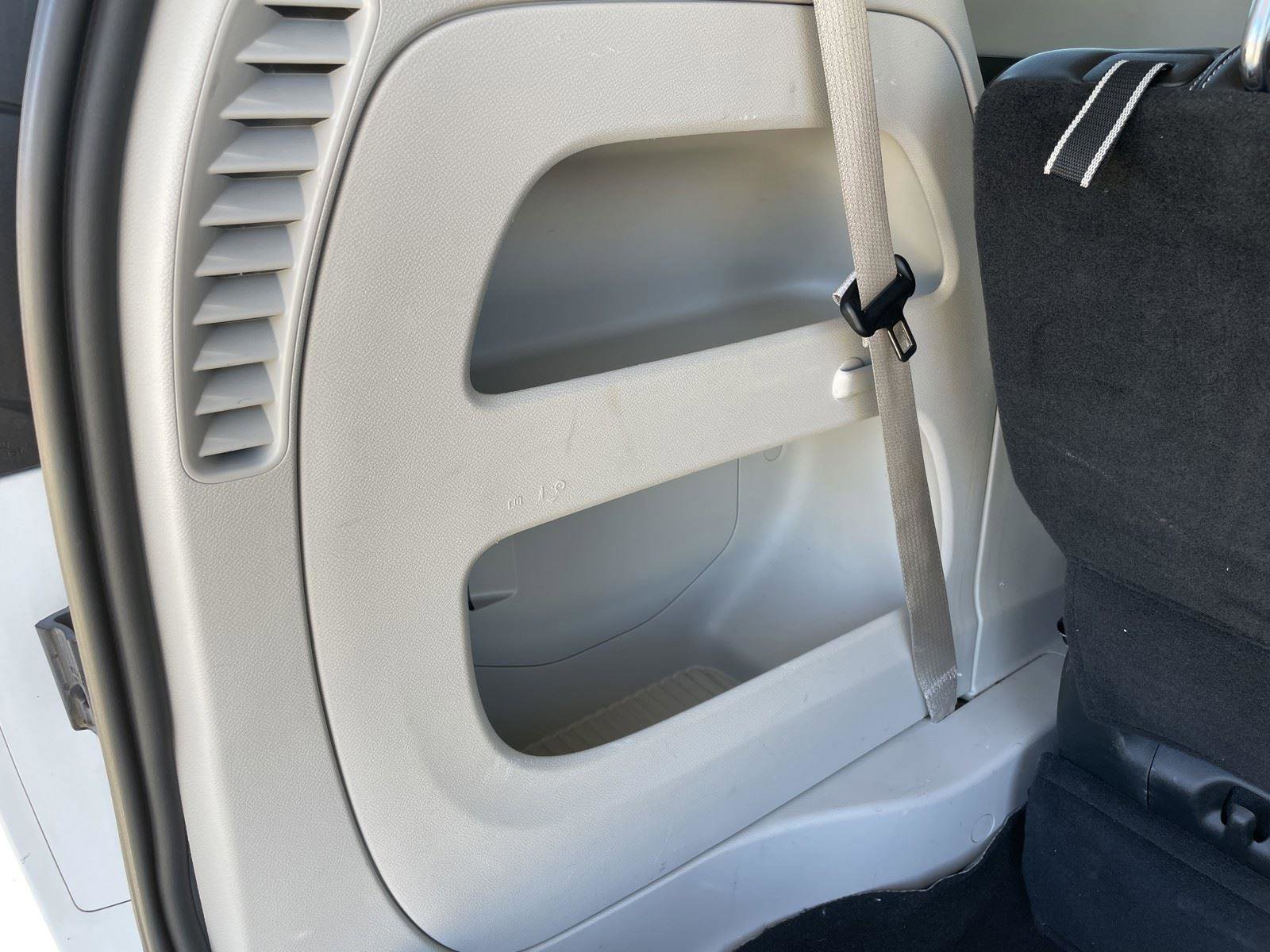 Used 2023 Chrysler Pacifica Touring-L image 46