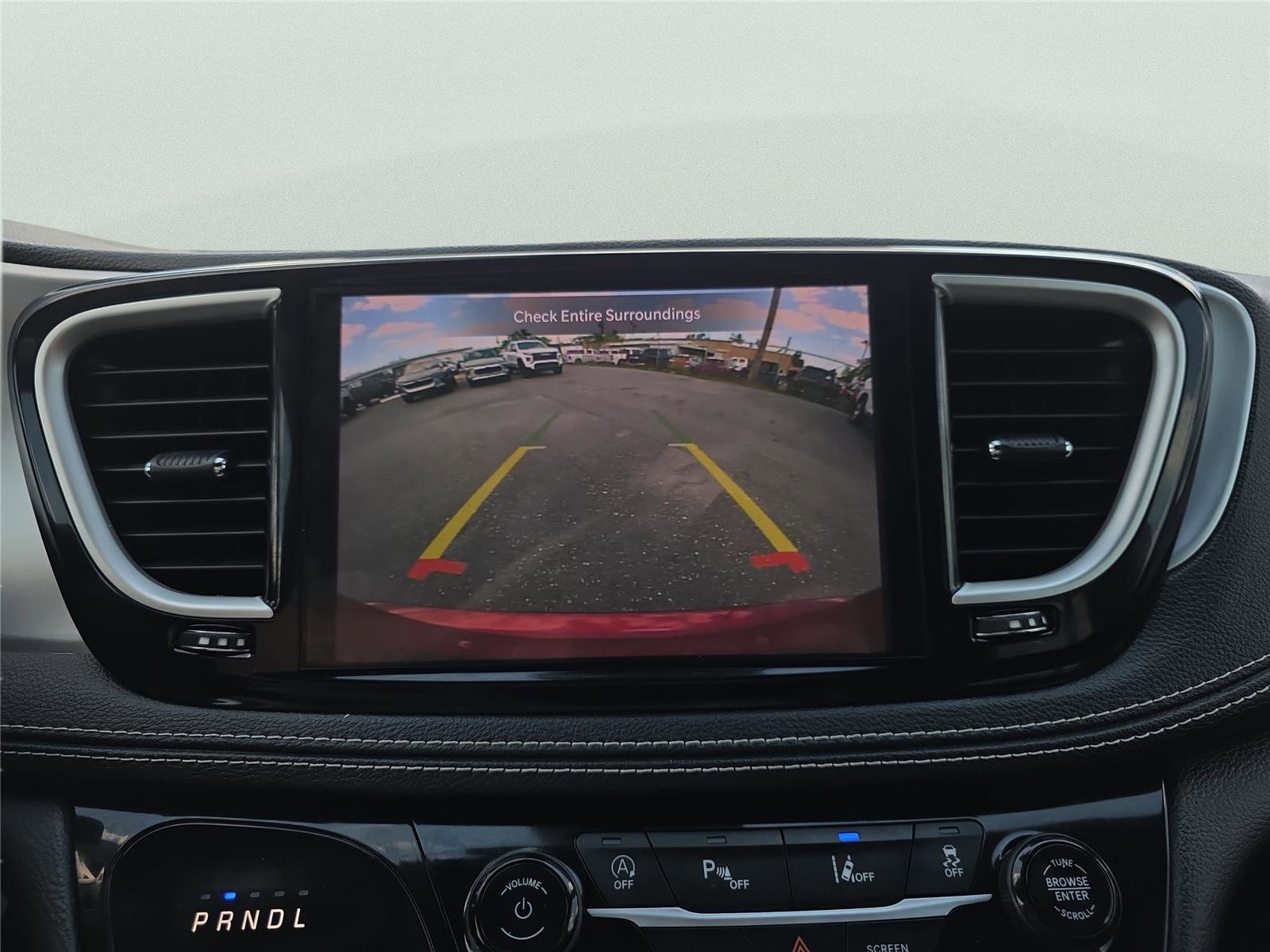 Used 2021 Chrysler Pacifica Touring w/ S Appearance Package image 24