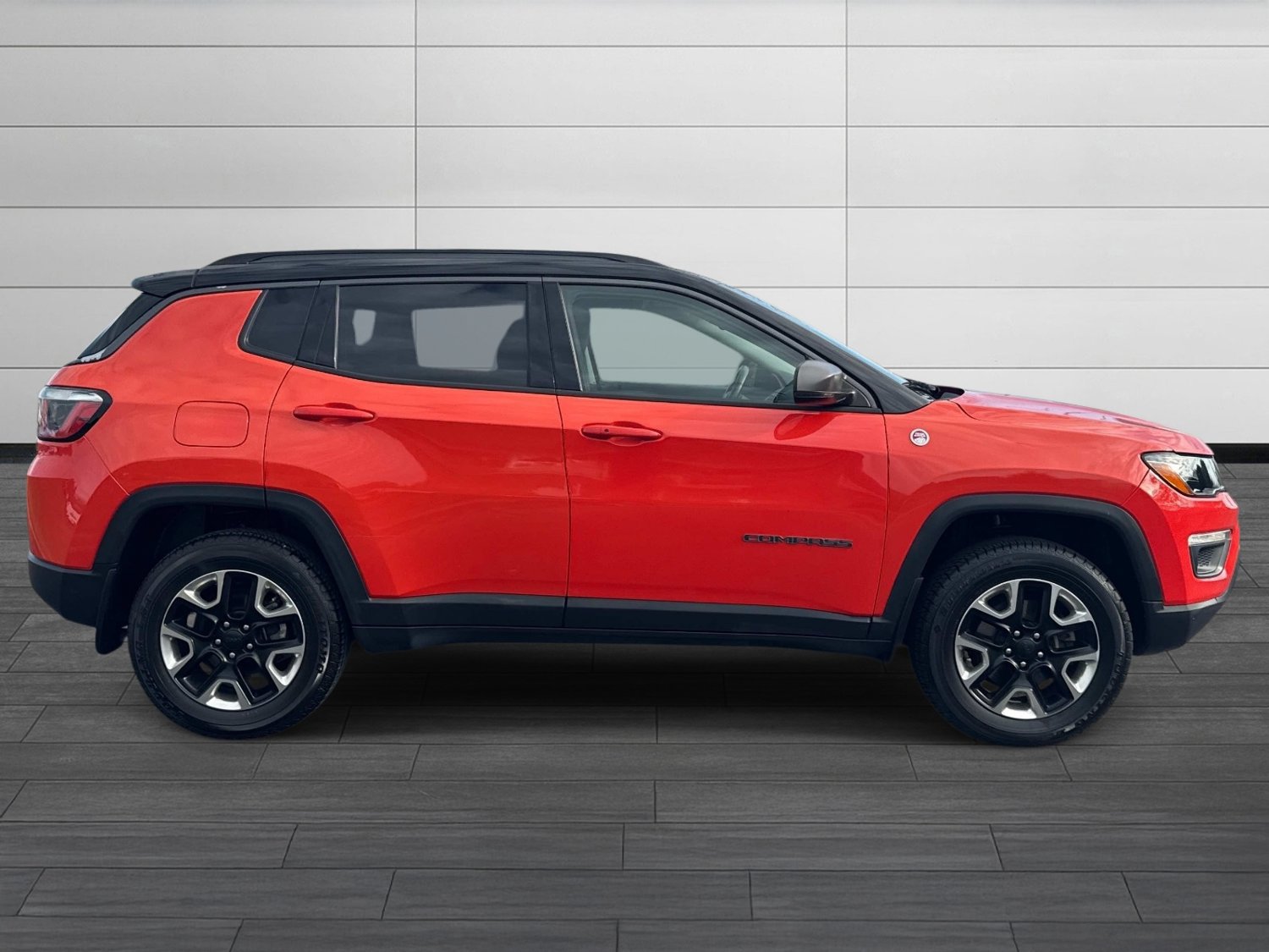 Used 2018 Jeep Compass Trailhawk w/ Cold Weather Group AWD/4WD image 3