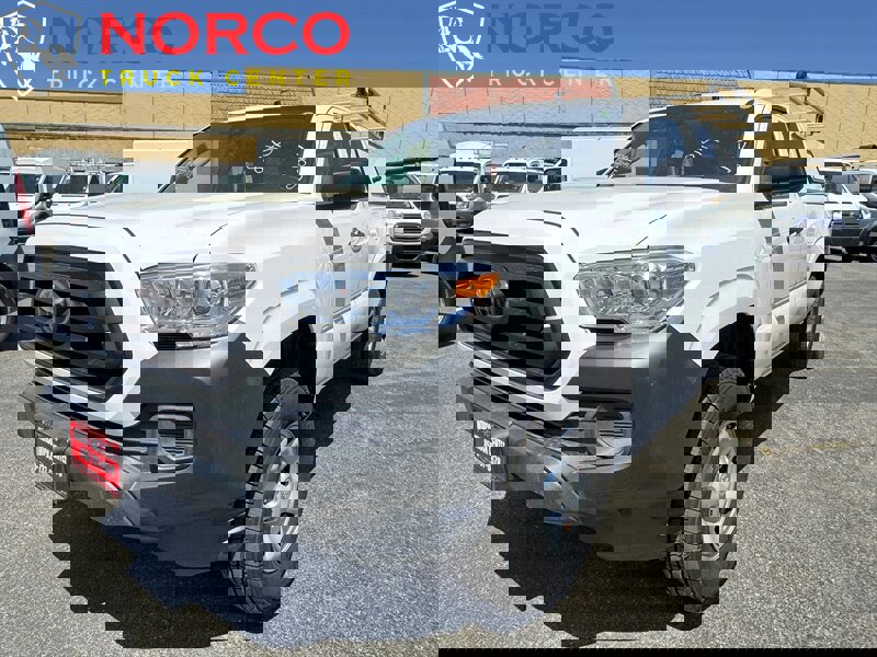 Used 2020 Toyota Tacoma SR image 5