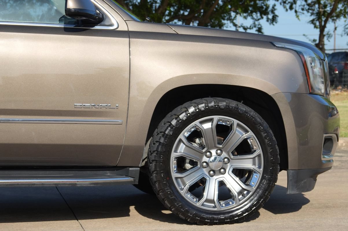 Used 2015 GMC Yukon Denali w/ Open Road Package AWD/4WD image 30