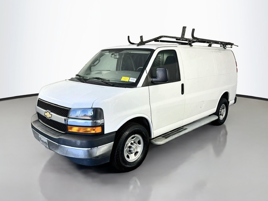 Used 2022 Chevrolet Express 2500 w/ Driver Convenience Package RWD image 3