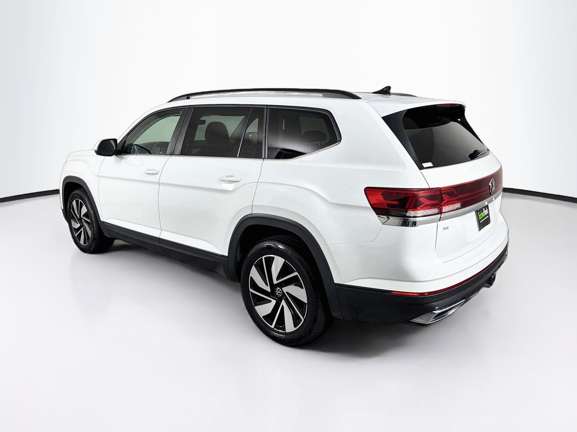 Used 2024 Volkswagen Atlas SE AWD/4WD image 5