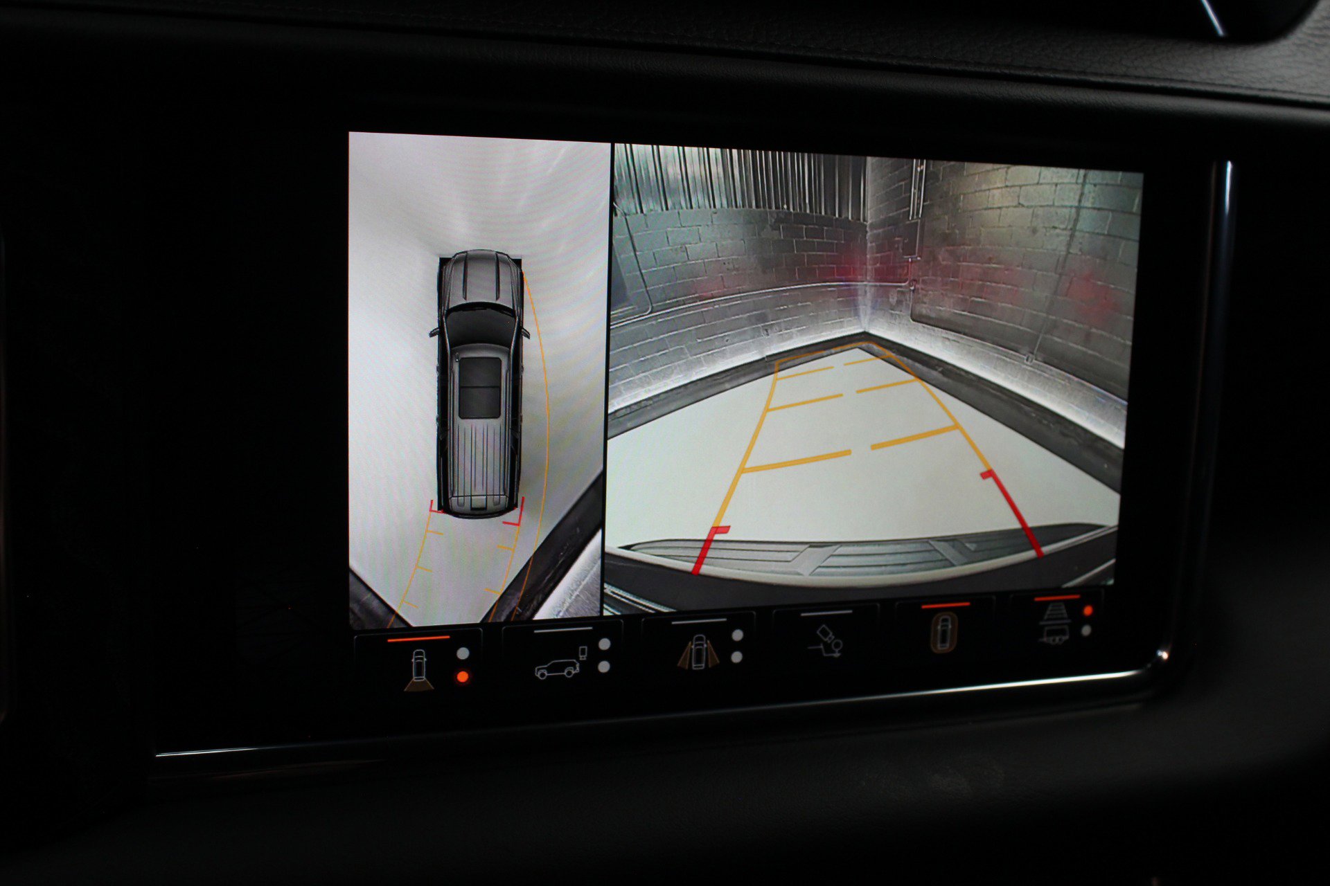 Used 2023 GMC Yukon Denali w/ Advanced Technology Package image 57