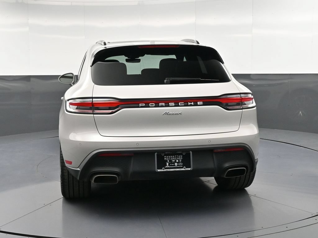 Certified 2023 Porsche Macan Turbo AWD/4WD image 7