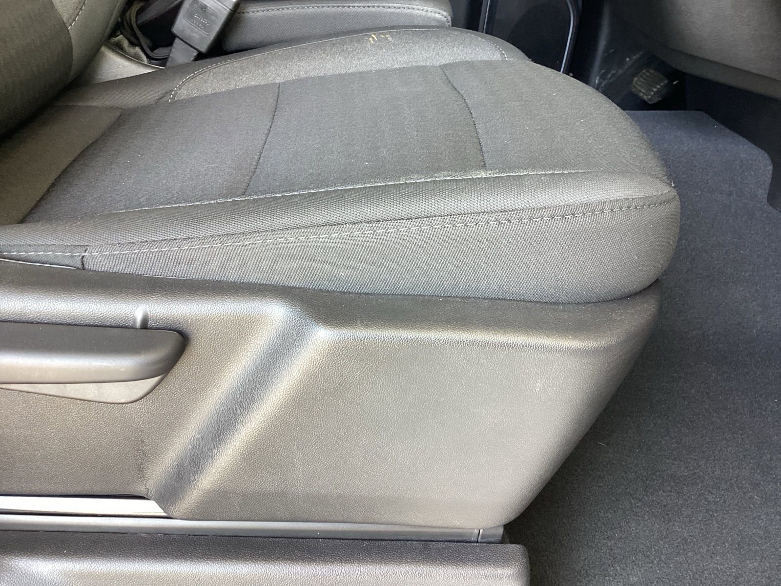 Used 2025 Chevrolet Silverado 2500 LT w/ Convenience Package image 18