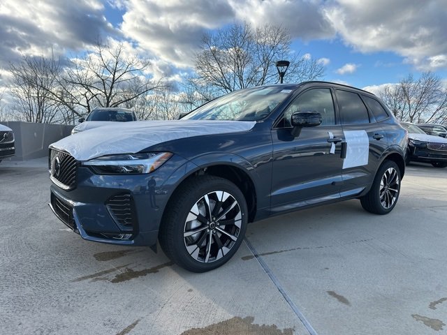 New 2026 Volvo XC60 B5 Plus w/ Protection Package Premier image 3