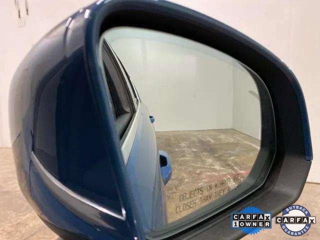 Used 2025 Volvo XC40 B5 Plus image 91