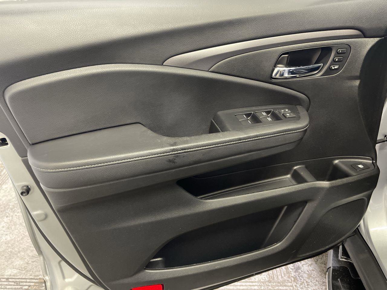 Used 2025 Honda Ridgeline RTL image 13