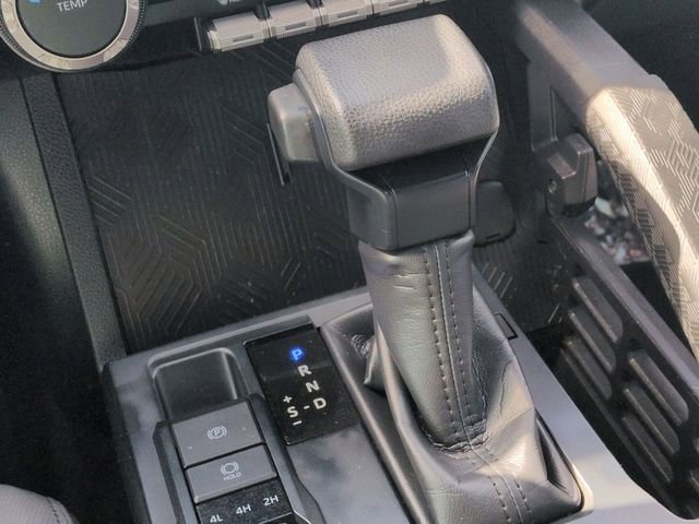 Certified 2024 Toyota Tacoma SR5 AWD/4WD image 25