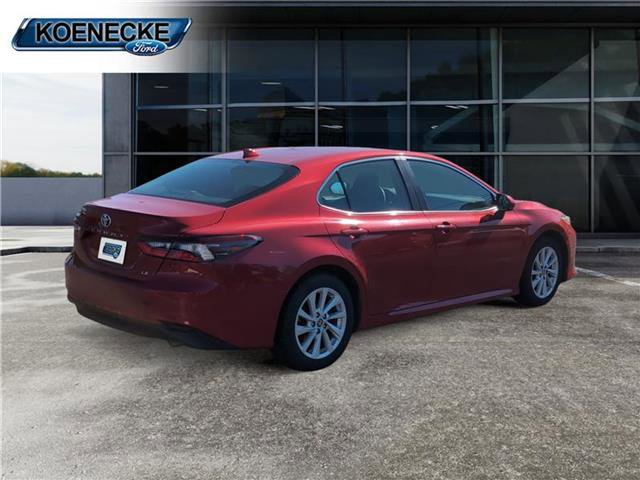 Used 2023 Toyota Camry LE image 5