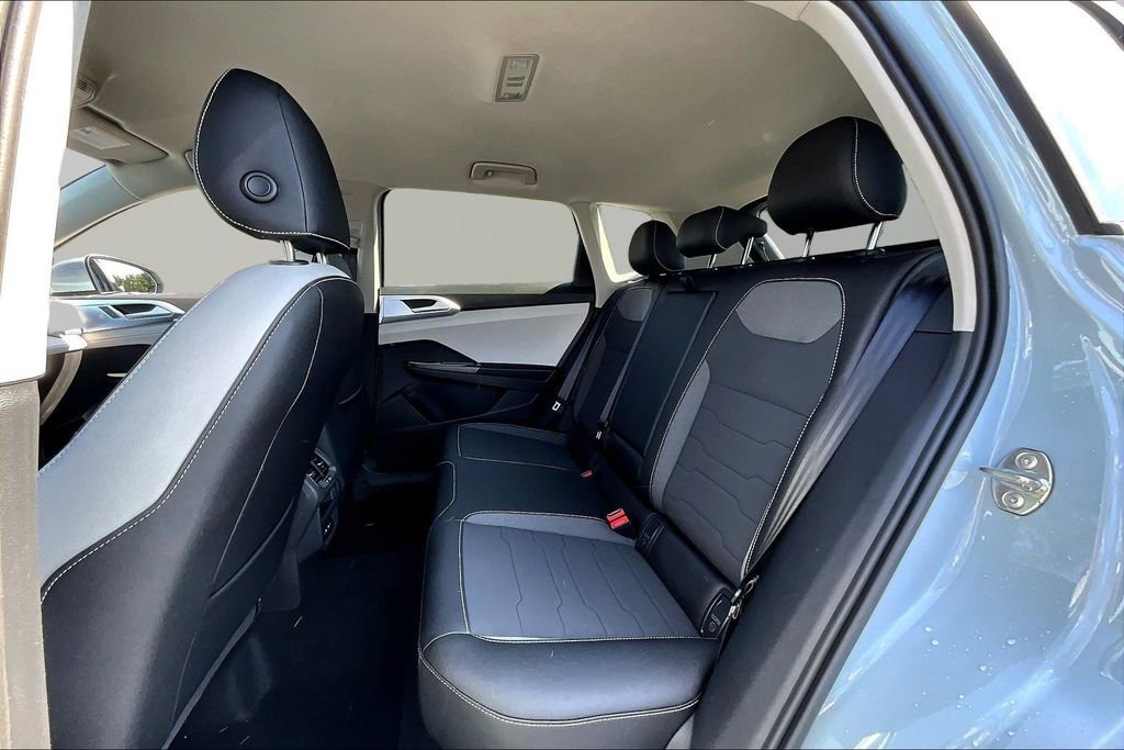 New 2026 Volkswagen Taos SE image 22