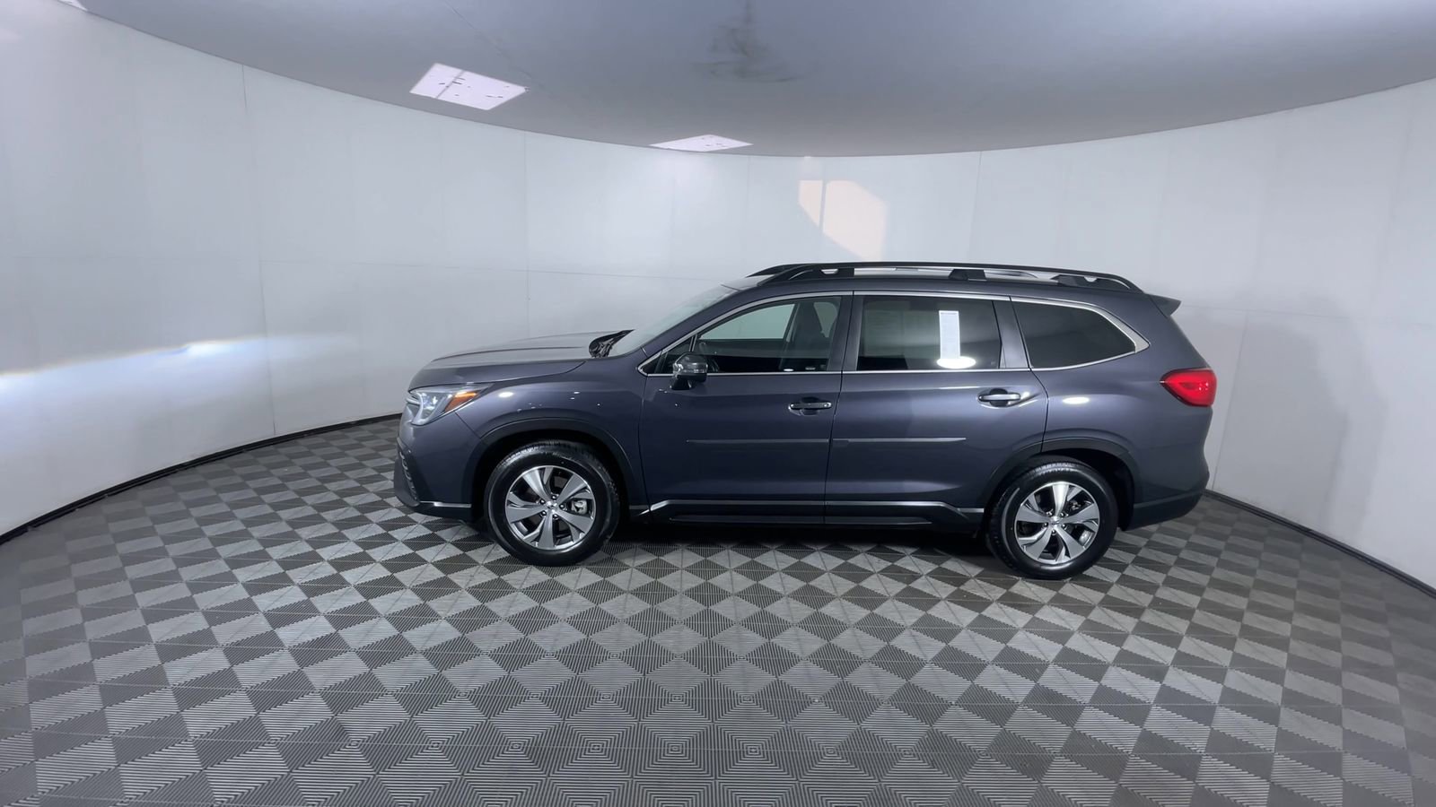 Used 2023 Subaru Ascent Premium w/ Convenience Package AWD/4WD image 5