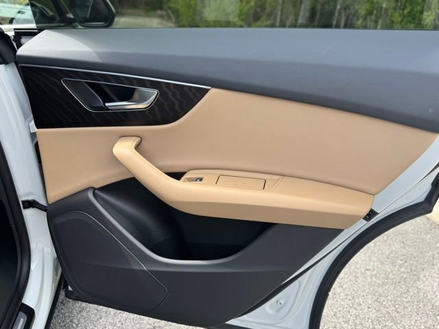 Used 2023 Audi Q8 Premium w/ Convenience Package AWD/4WD image 15