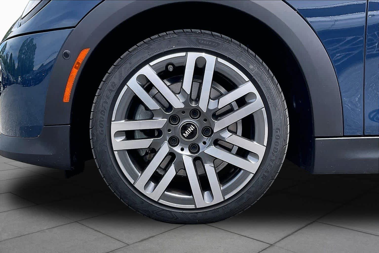 Used 2025 MINI Cooper S FWD image 10