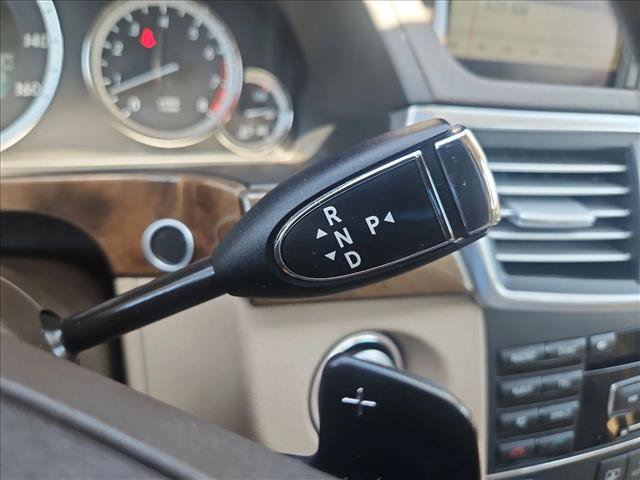 Used 2010 Mercedes-Benz E 350 4MATIC Sedan image 13