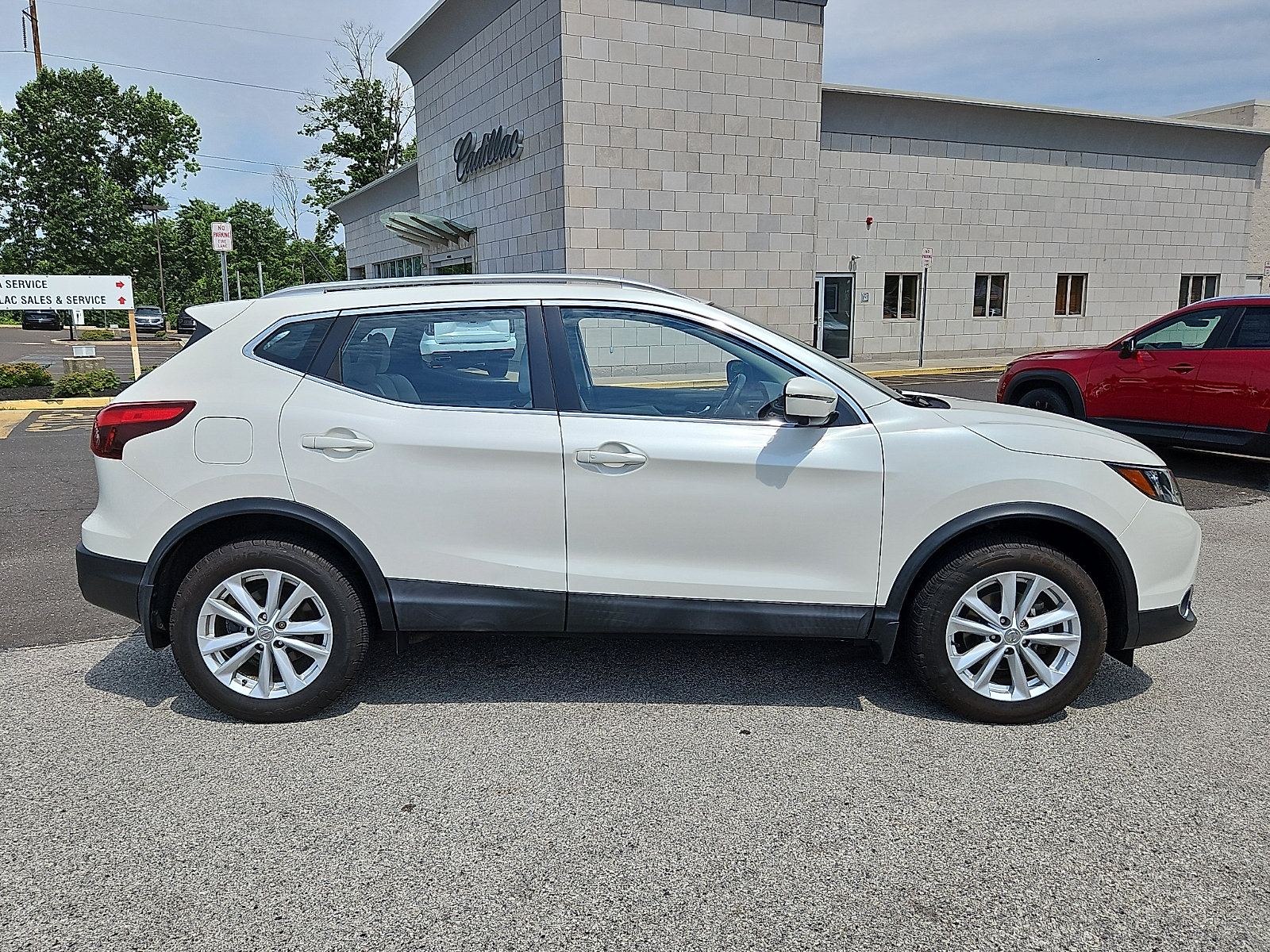 Used 2018 Nissan Rogue Sport SV w/ SV Technology Package AWD/4WD image 7
