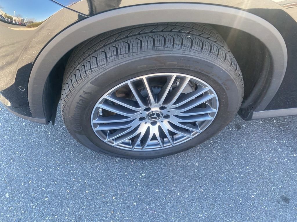 Used 2024 Mercedes-Benz GLC 300 4MATIC image 9