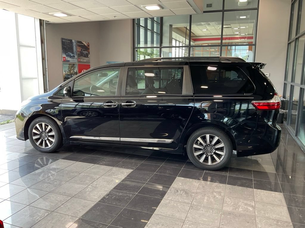 Used 2018 Toyota Sienna Limited Premium AWD/4WD image 4
