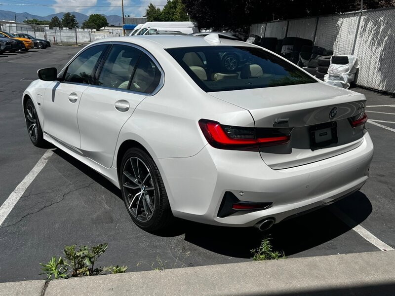 Used 2022 BMW 330e xDrive w/ Driving Assistance Package AWD/4WD image 6