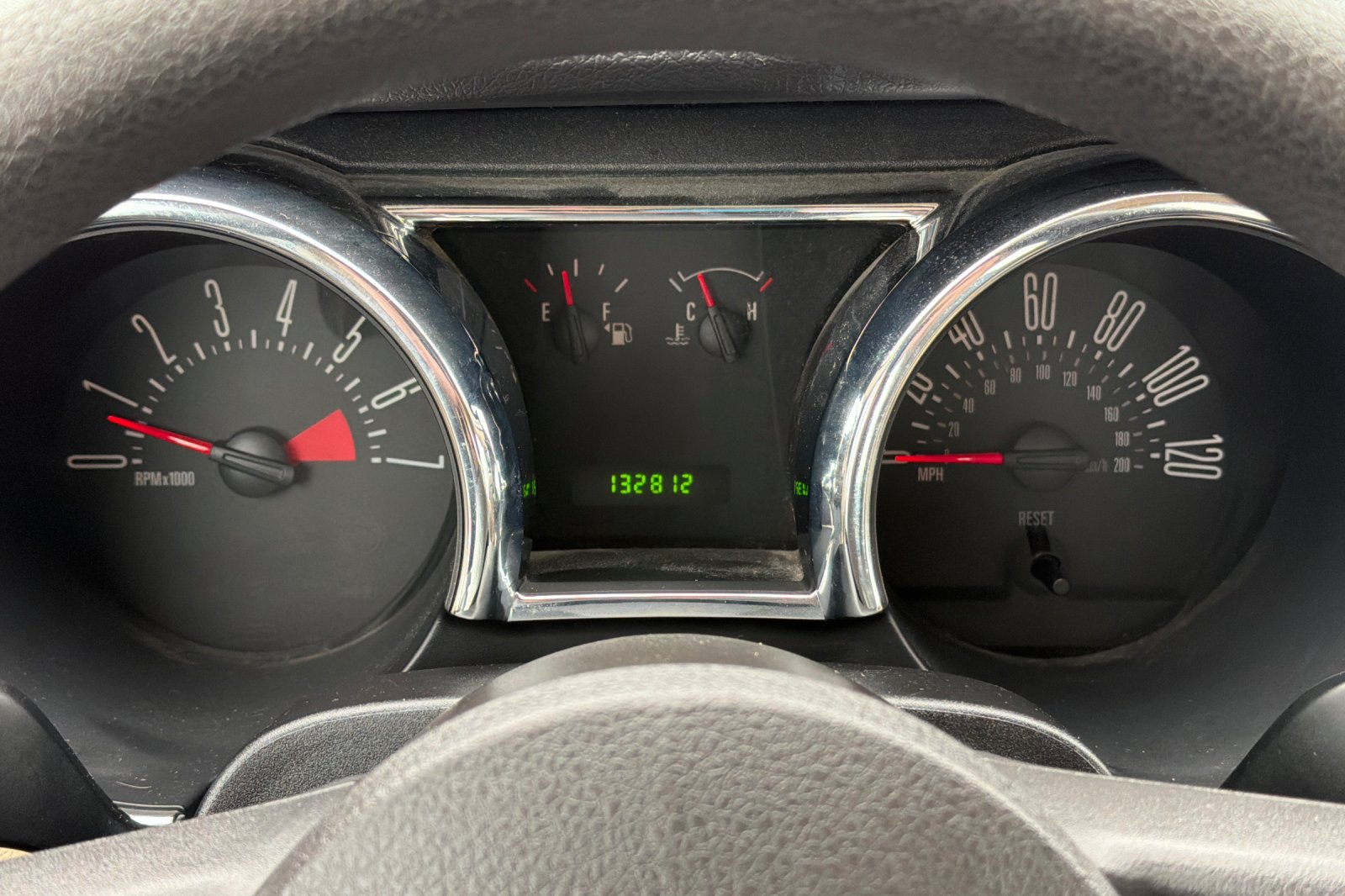 Used 2005 Ford Mustang Premium RWD image 24