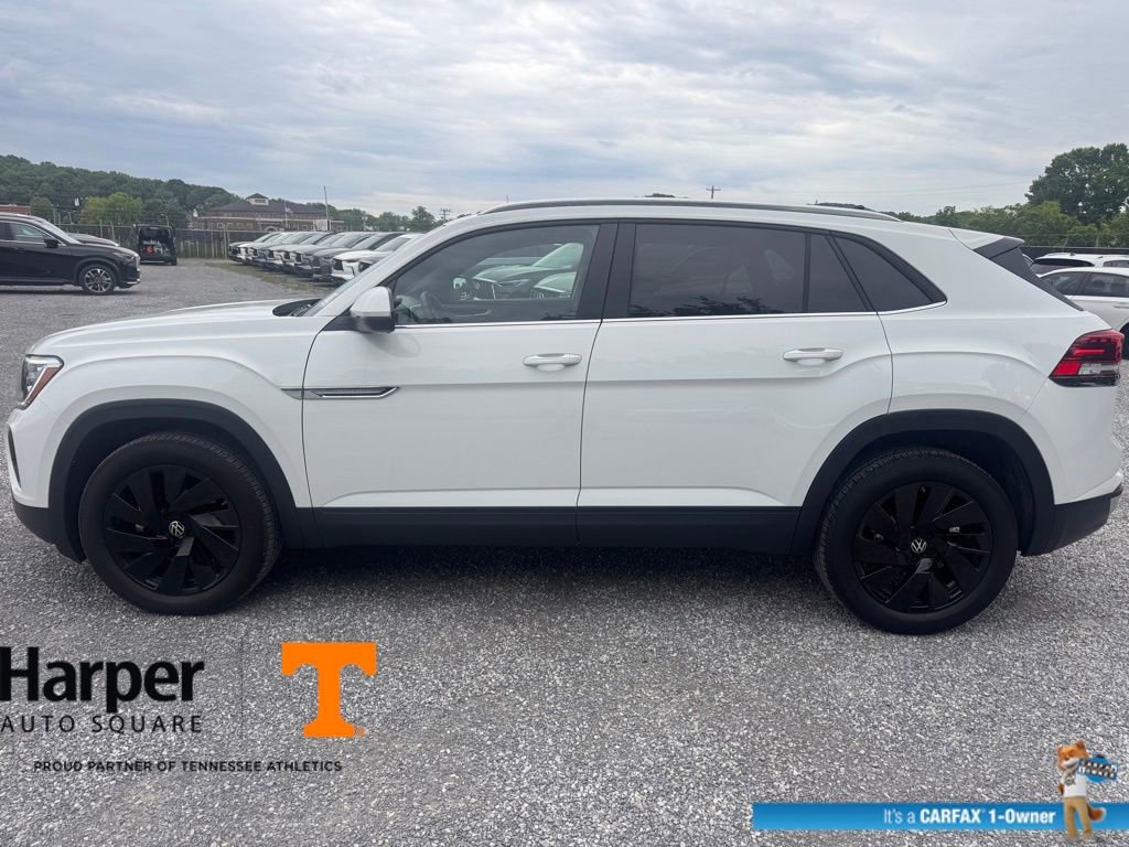 Used 2025 Volkswagen Atlas Cross Sport SE w/ Panoramic Sunroof Package AWD/4WD image 2