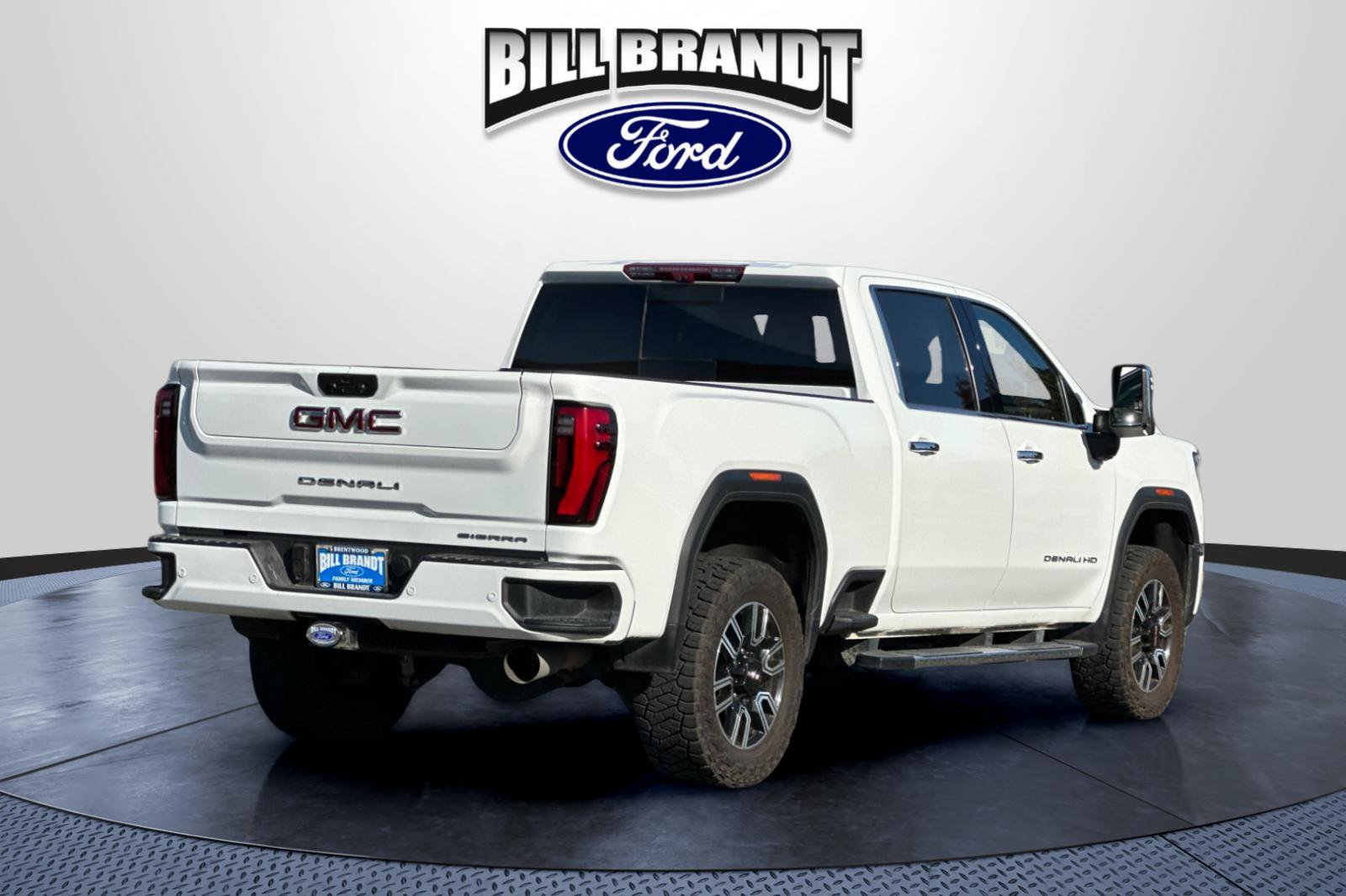 Used 2024 GMC Sierra 2500 Denali w/ Denali Reserve Package AWD/4WD image 3