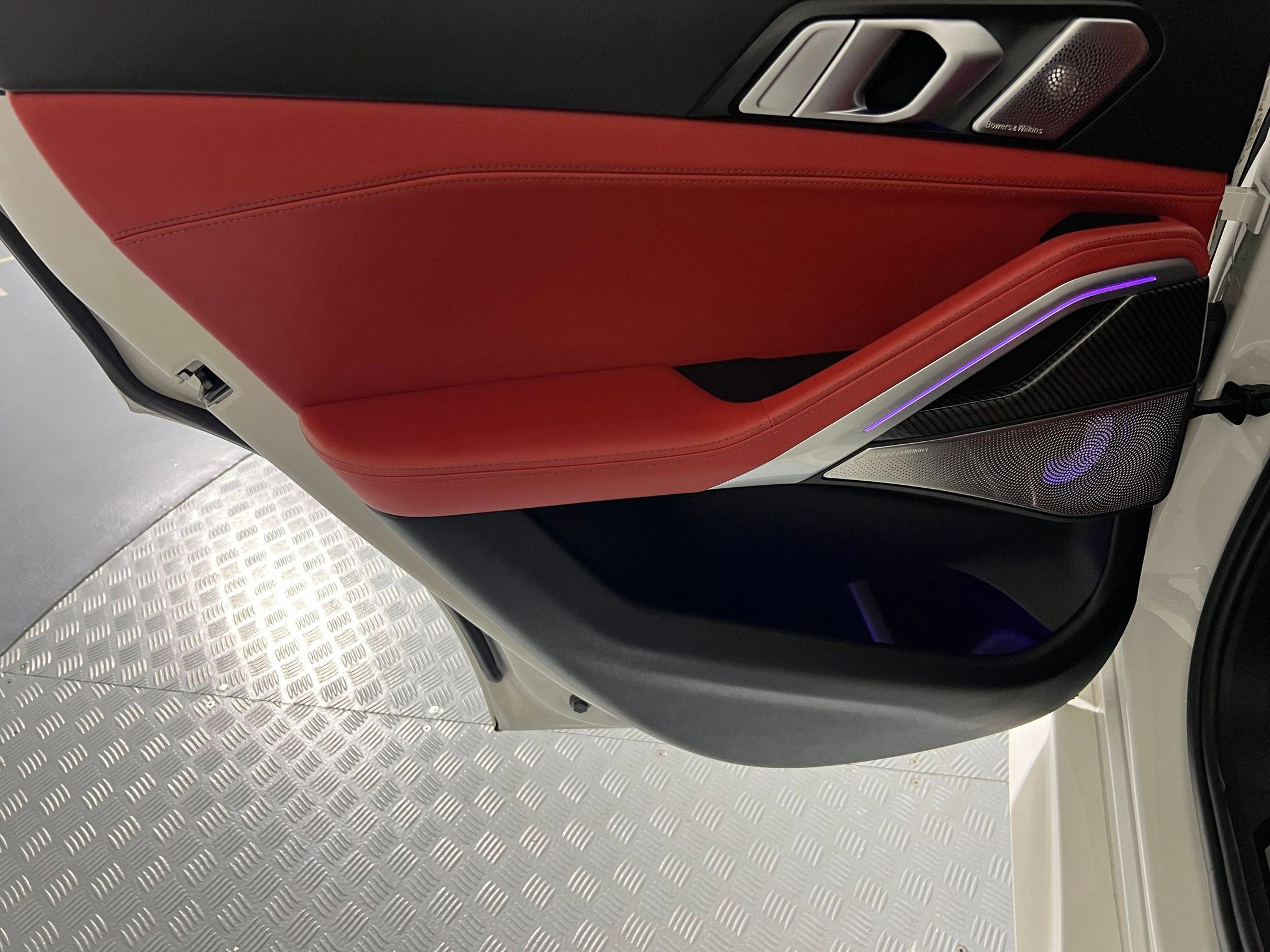 Used 2024 BMW X6 M Competition w/ Executive Package image 21