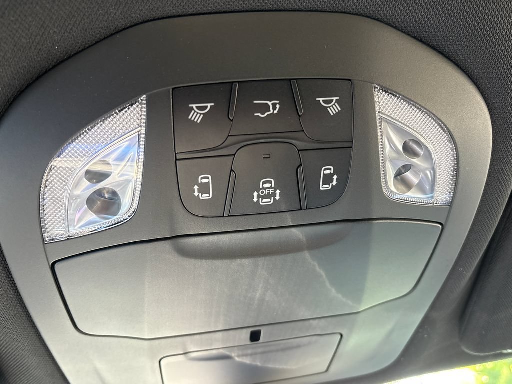 New 2027 Chrysler Pacifica Select FWD image 40