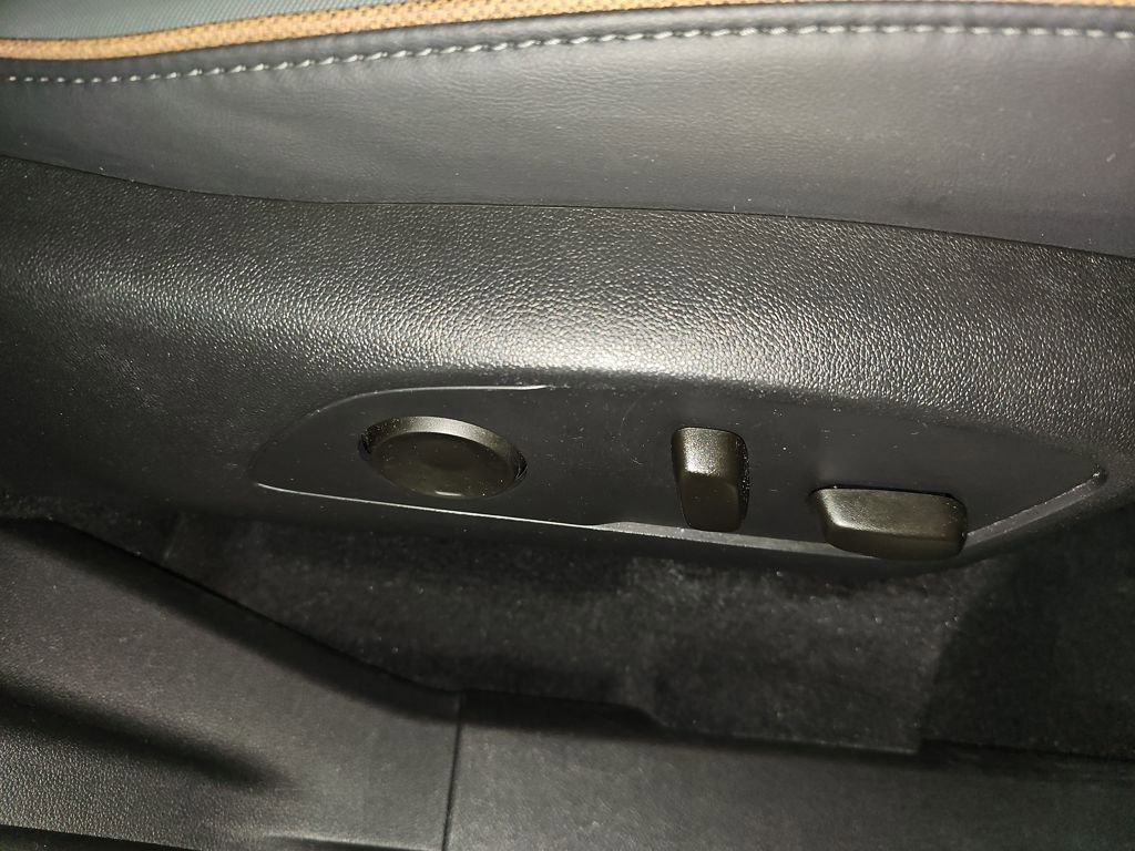 Used 2024 GMC Acadia AT4 w/ LPO, Floor Liner Package image 19