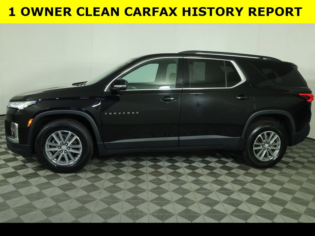 Used 2022 Chevrolet Traverse LT image 3