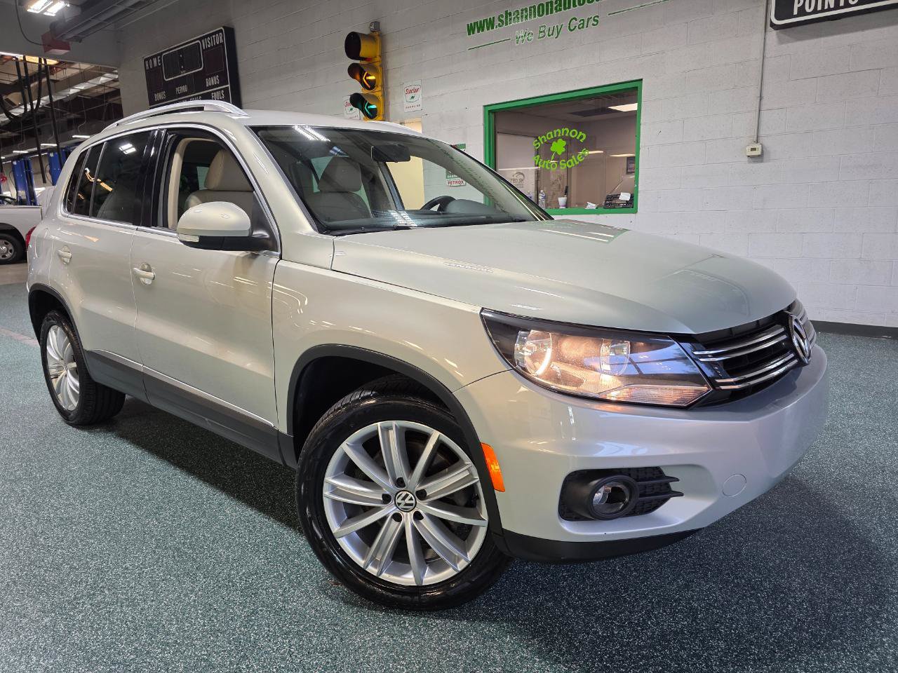 Used 2014 Volkswagen Tiguan SEL FWD image 14