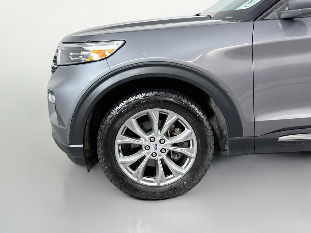 Used 2023 Ford Explorer XLT w/ Equipment Group 202A AWD/4WD image 11