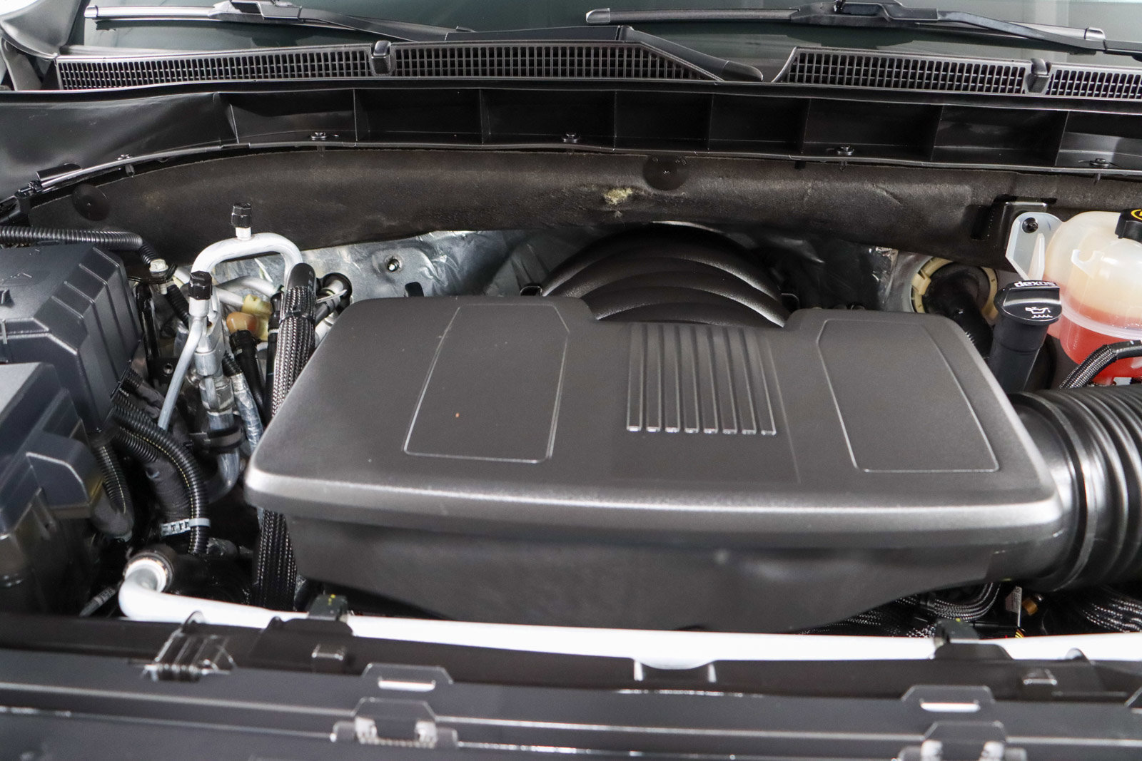 Used 2023 GMC Yukon SLT image 36