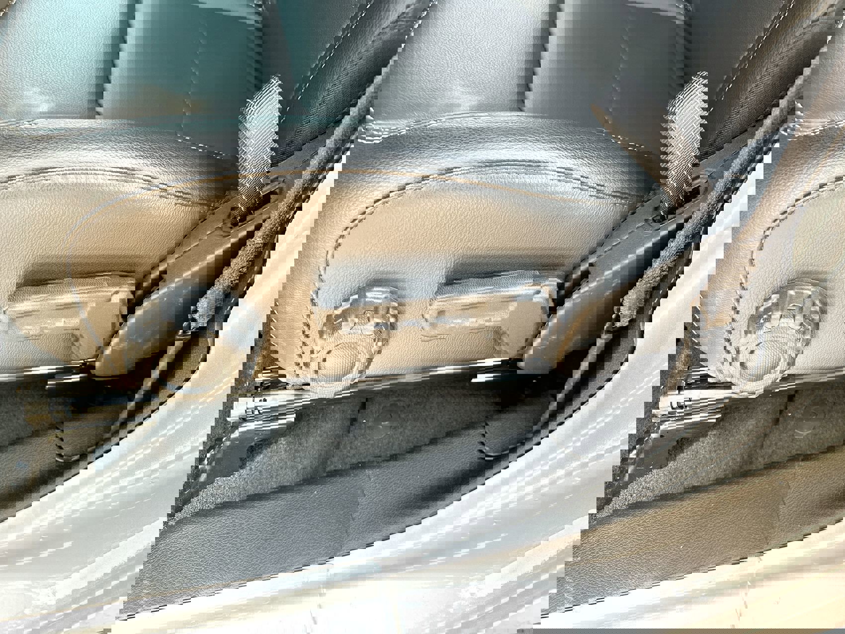 New 2023 Jeep Wrangler Sahara w/ Cold Weather Group image 12