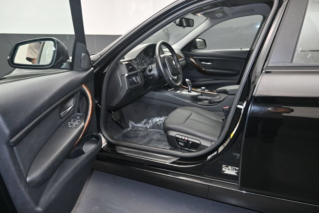 Used 2014 BMW 328i xDrive Sedan AWD/4WD image 10