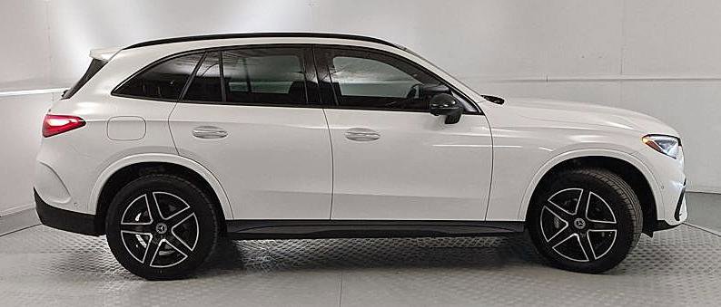 Used 2023 Mercedes-Benz GLC 300 4MATIC image 2