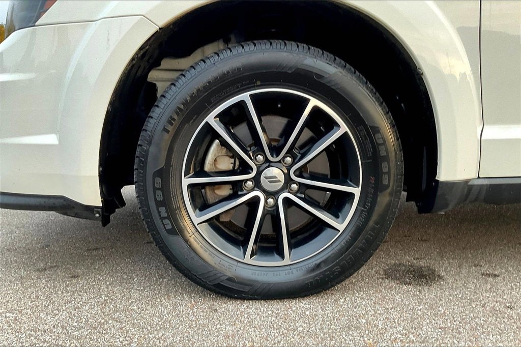 Used 2018 Dodge Journey SE w/ Blacktop Package image 8
