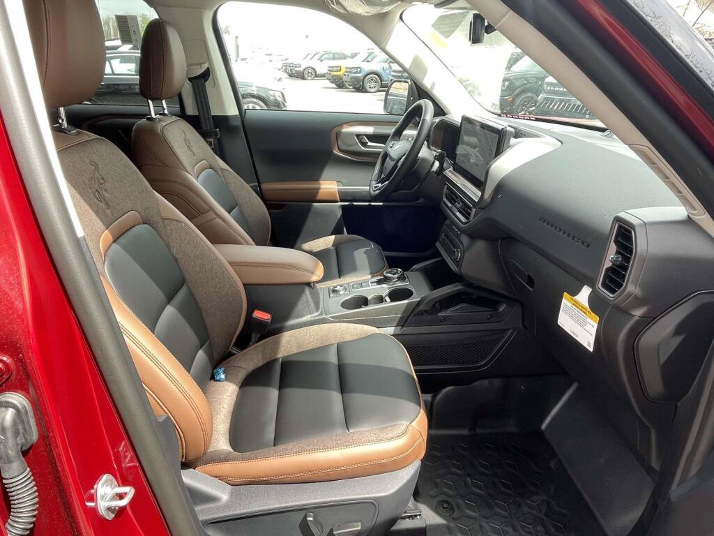 New 2025 Ford Bronco Sport Outer Banks w/ Sasquatch Outer Banks Package AWD/4WD image 21