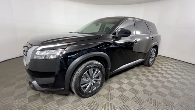 Used 2024 Nissan Pathfinder S AWD/4WD image 10