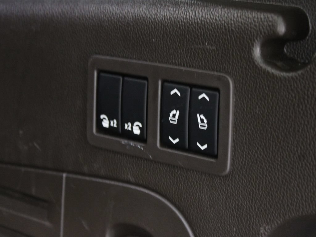 Used 2019 GMC Yukon XL Denali AWD/4WD image 39