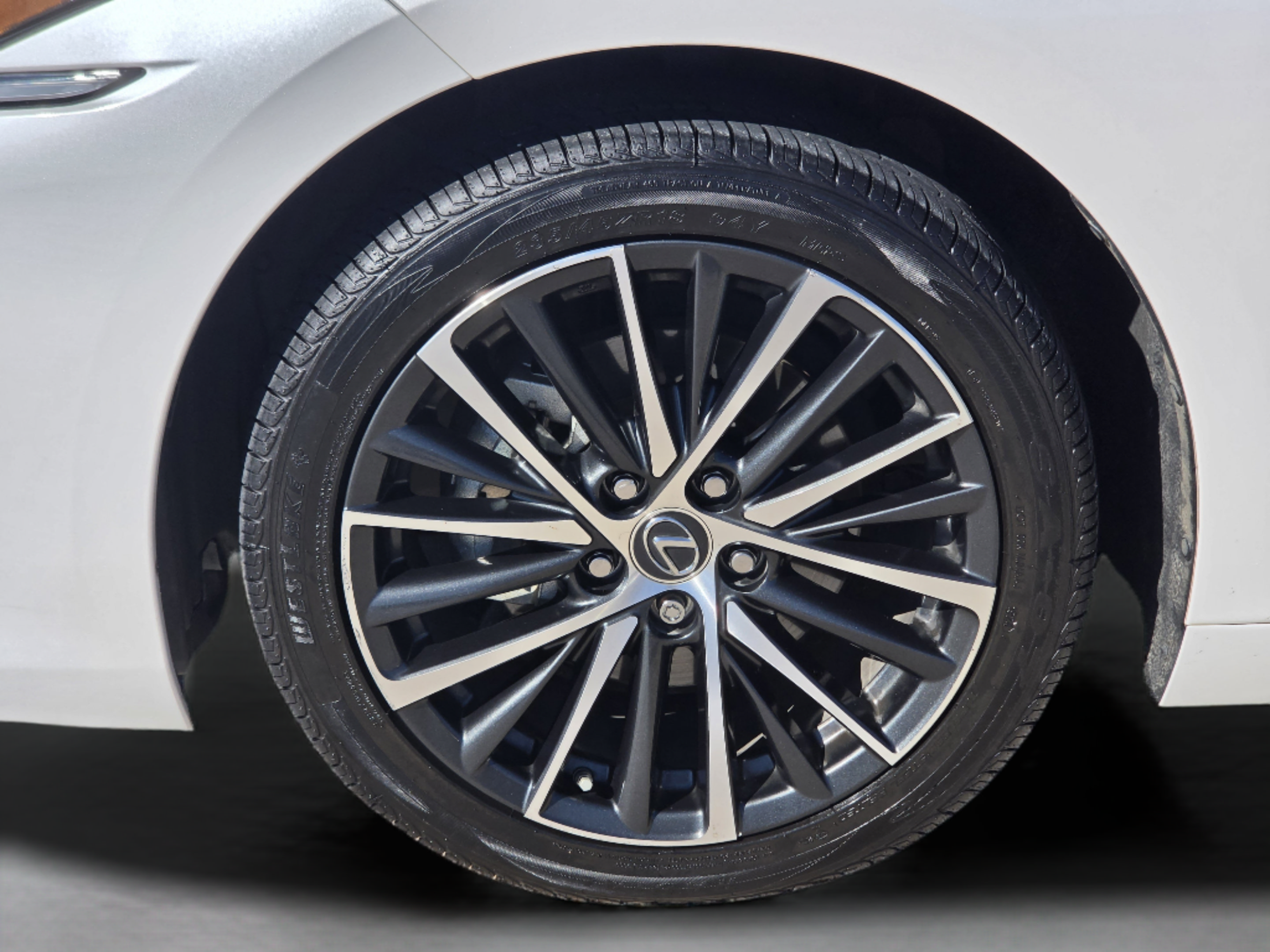 Certified 2024 Lexus ES 350 w/ Premium Package FWD image 36