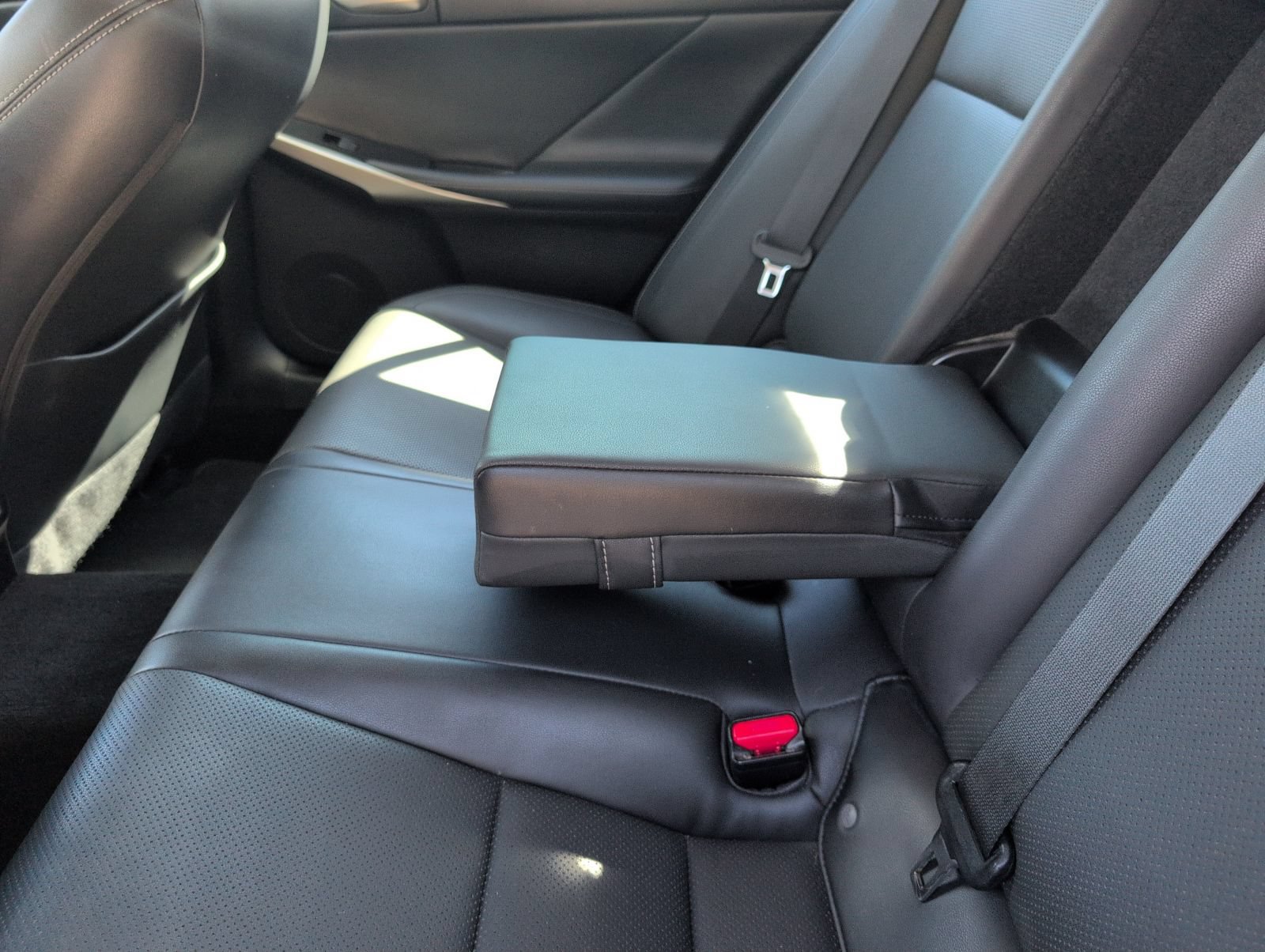 Used 2020 Lexus IS 300 w/ Premium Package RWD image 17