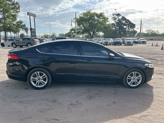 Used 2018 Ford Fusion SE w/ Fusion SE Technology Package image 13
