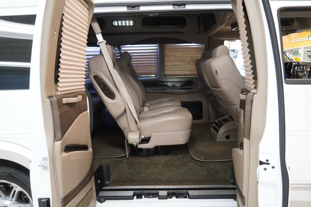 Used 2016 GMC Savana 2500 RWD image 25